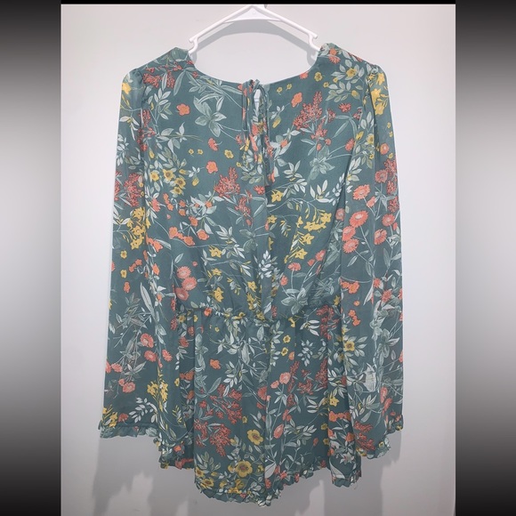 Green floral romper - Picture 3 of 3